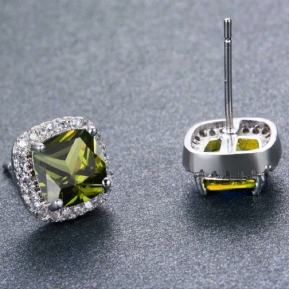 💫New Silver Green Peridot Halo Diamonds Earrings - Picture 2 of 4